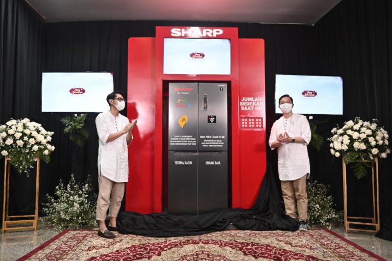 Sharp Bersedekah 2022 Sediakan Kulkas di Ruang Publik untuk Donasi Makanan