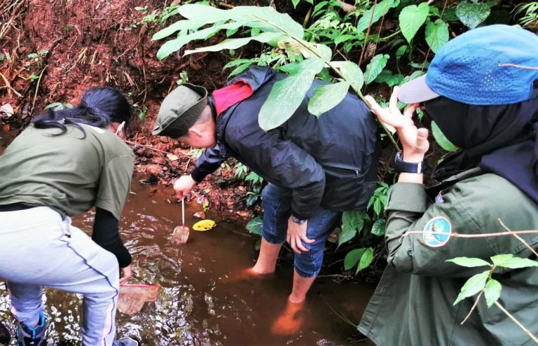 Sharp Greenerator Monitoring Kualitas Air di Hulu Sungai Ciliwung