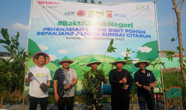 Aksi Nyata Sharp di Ulang Tahun ke -110, Tanam 11.000 Pohon di Citarum