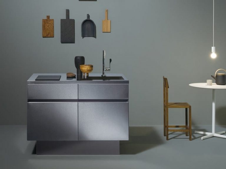 Showroom Interior Minimalis Khas Jepang dari sanwacompany di PIK