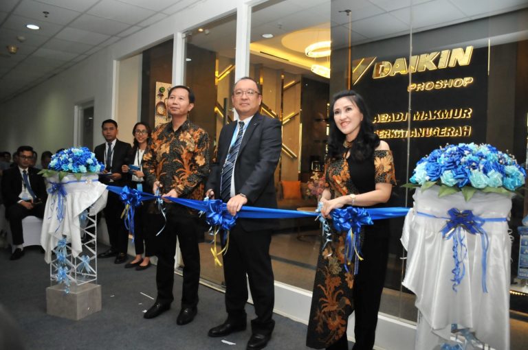 DAIKIN Proshop ke-5 di Surabaya, Perkenalkan AC Central bagi Hunian Modern