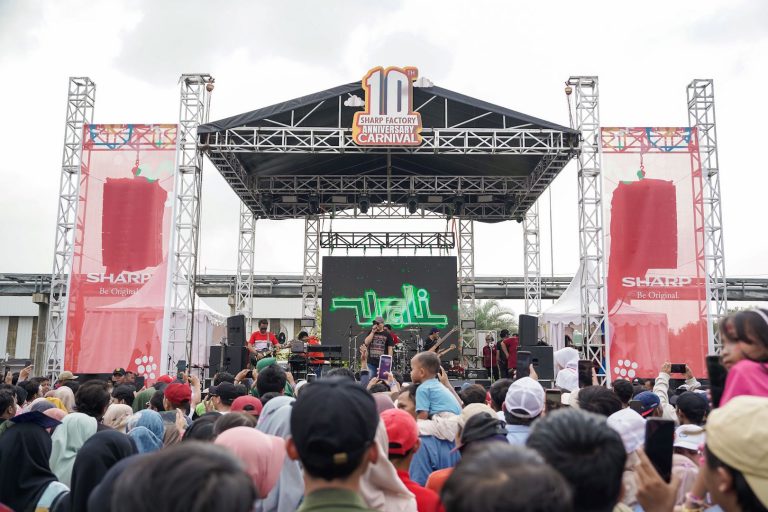 Perjalanan 10 Tahun Pabrik Sharp di Karawang Dirayakan dengan Menggelar Pesta Rakyat