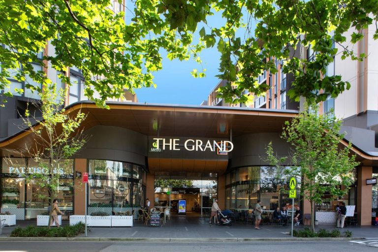 Debut One Global Capital Miliki Lisensi Wholesales Pasca Iwan Sunito Selesaikan Akuisisi The Grand Eastlakes