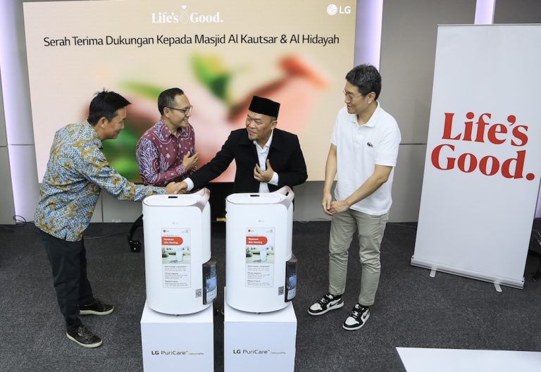 LG Donasikan Dehumidifier untuk Masjid di Jakarta di Momen Ramadan