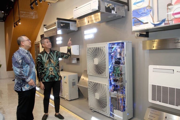 DAIKIN Resmikan Proshop Showroom Pertama di Makassar: Destinasi bagi Solusi Tata Udara Premium dengan 6 Layanan Istimewa
