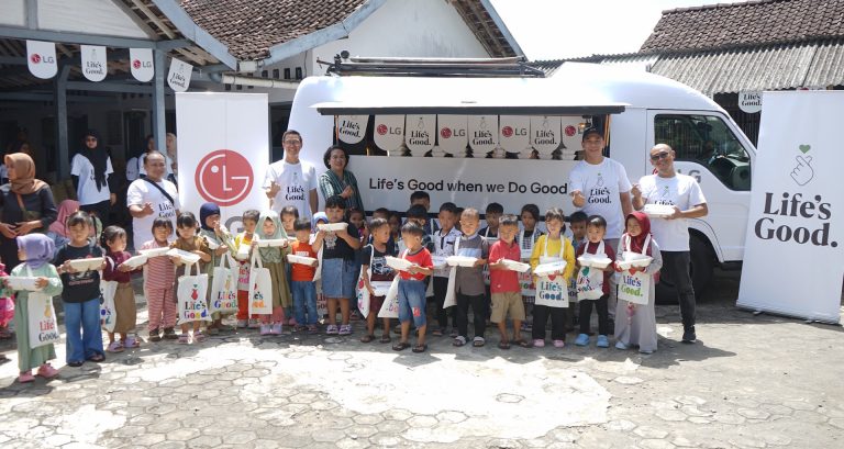 Lebaran Sehat ala LG: Bagikan 1.000 Paket Makanan dan Cek Kesehatan Gratis