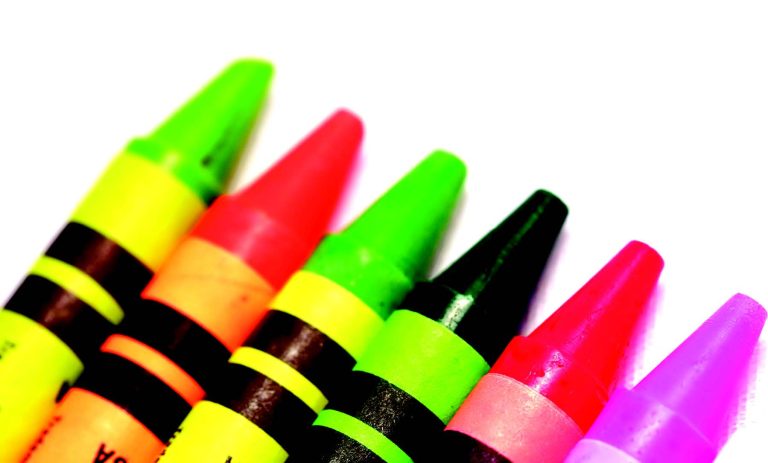 Mengenal Keunikan Anak Lewat Warna Kesukaannya