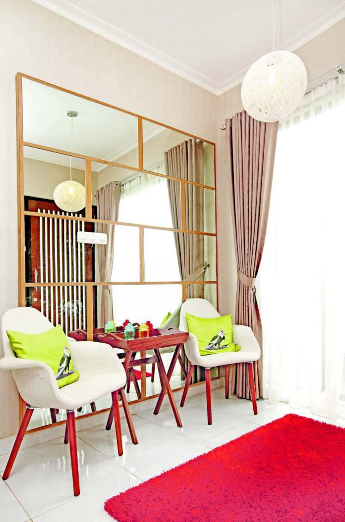 Foyer di rumah mungil-1