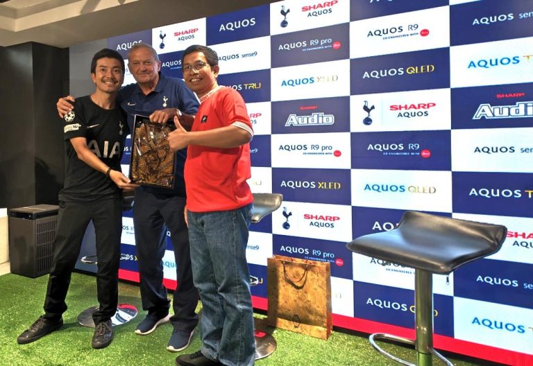 Sharp Gelar Nobar Premier League Bersama Gary Mabbutt Didukung Teknologi Imersif dari LED TV & Smartphone AQUOS