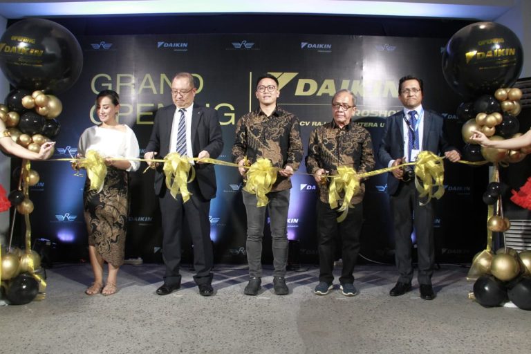 Resmikan Showroom Proshop Kedua di Semarang, DAIKIN Pasarkan AC Home Central