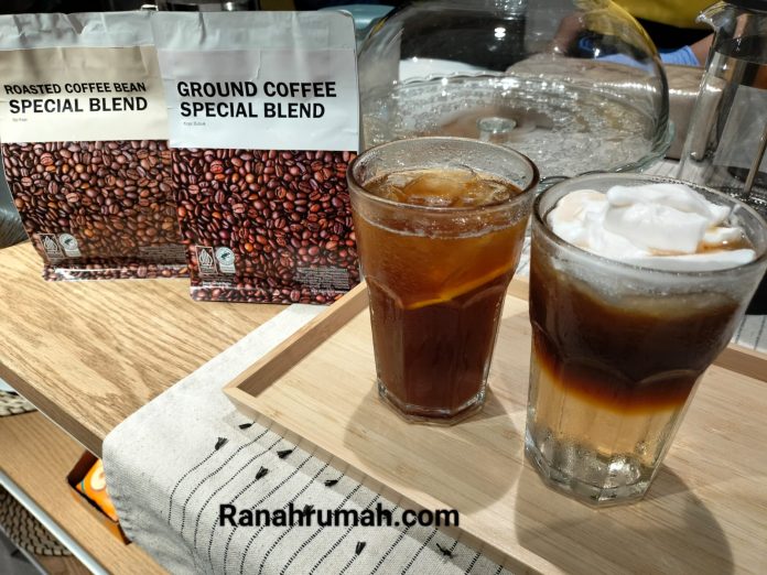Dua-varian-kopi-terbaru-IKEA-Ice-Americano-peach-Osmanthus-Coffee
