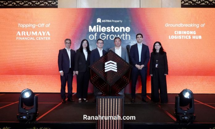 Frans Surjadi, Presiden Direktur Arumaya Financial Center; Fransisca Iskandar, Direktur Arumaya Financial Center; ⁠Jhonnie Chen, Direktur Astra Property; Wibowo Muljono, Presiden Direktur Astra Property; Ashwin Bhat, Presiden Direktur Cibinong Logistics Hub; Susan Samantha, Direktur Cibinong Logistics Hub