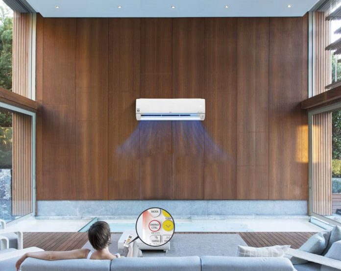 Salah satu tipe AC LG dengan fitur watt control yang dipasang di ruang keluarga