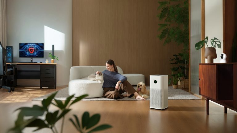 Rumah dengan perangkat elektronik modern AI