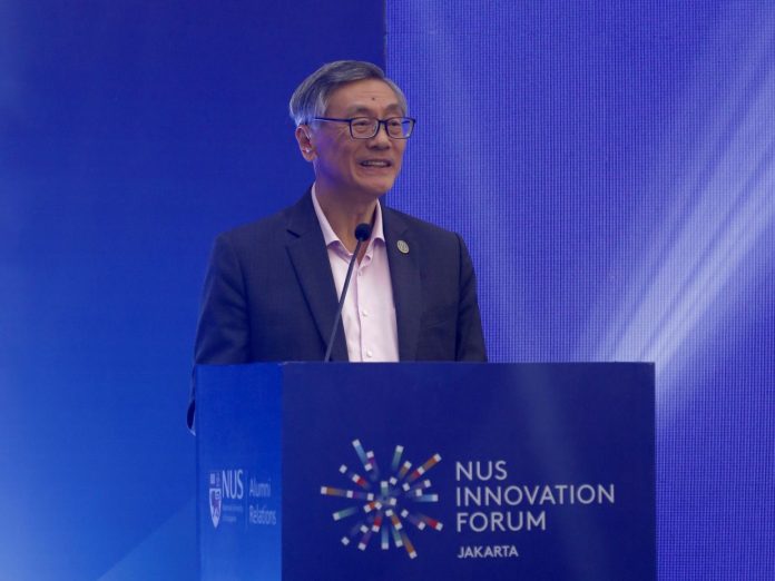 Universitas hadapi AI Professor Tan Eng Chye Profesor Tan Eng Chye, Presiden NUS