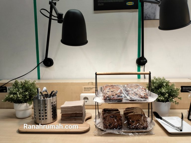 Fruktkaka, fruitcake khas IKEA