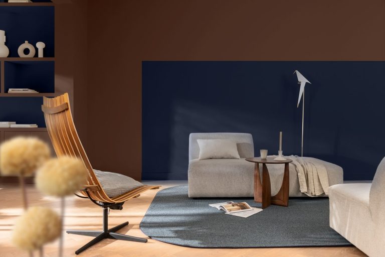 Sebuah ruang refleksi dan relaksasi yang mengaplikasikan Slow Swing biru