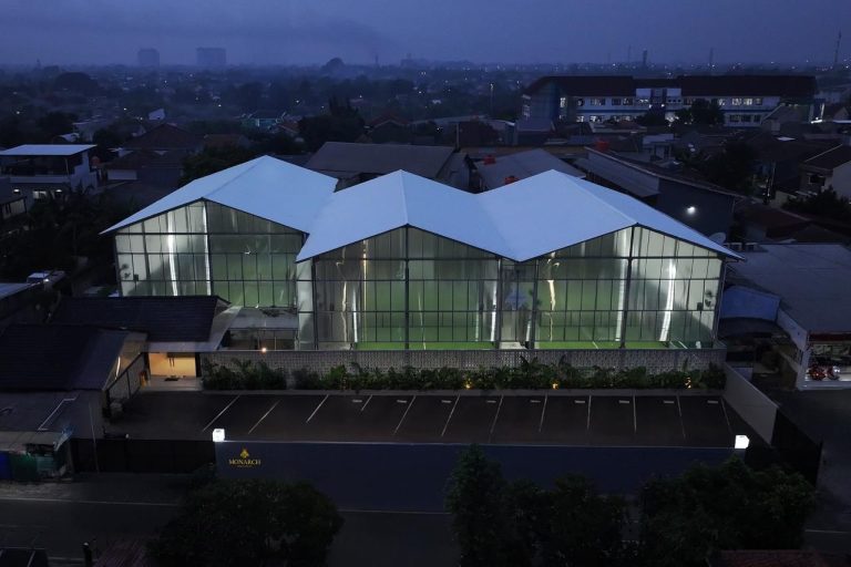 Monarch Padel di Bintaro