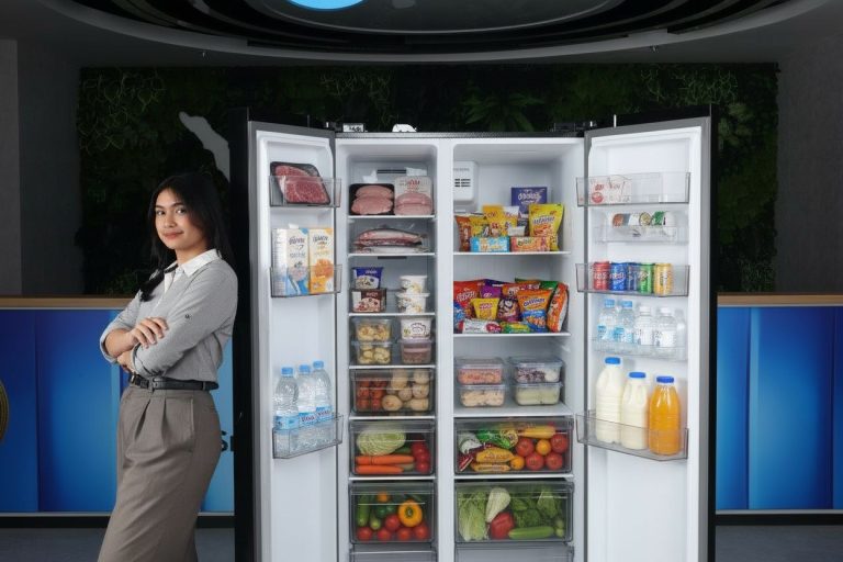 Kondisi kabin kulkas premium side by side Midea seri MDRS715FGF30ID