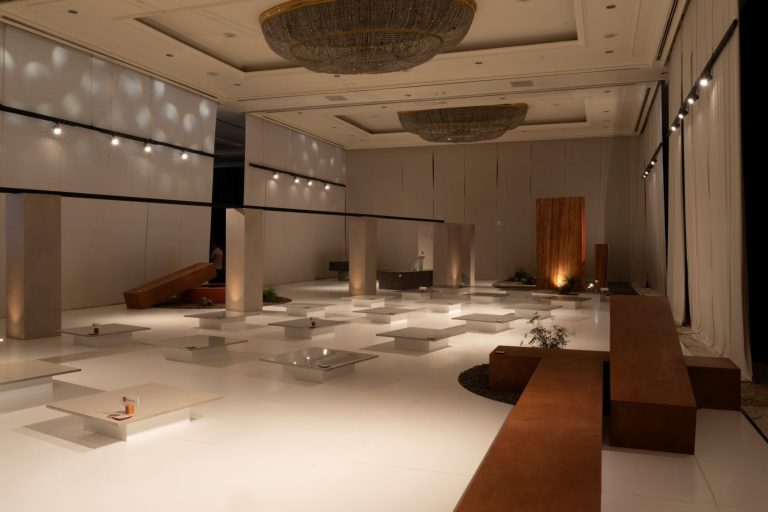 Roman Xtra 100×100: Material Lantai dan Dinding Premium untuk Hunian Modern yang Lebih Seamless