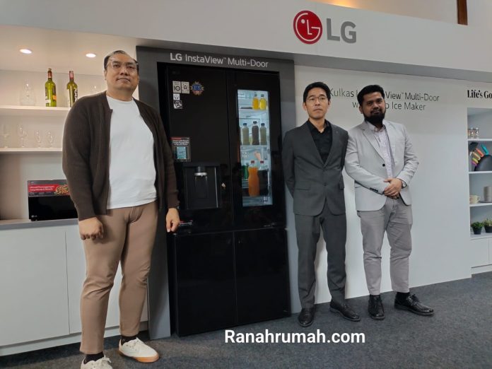 Peluncuran kulkas LG InstaView Multi Door Auto Ice Maker oleh management LG Indonesia