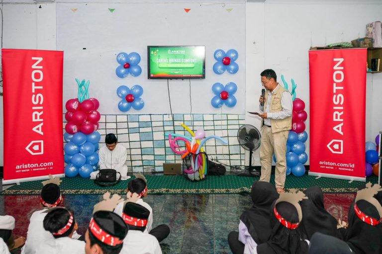 Suasana saat pelaksanaan CSR Ariston Indonesia di bulan Ramadan ke Yayasan Yatim Piatu Al Andalusia