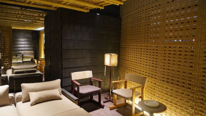 Contoh pengaplikasian anyaman rotan sintetis untuk furnitur dan elemen interior lainnya