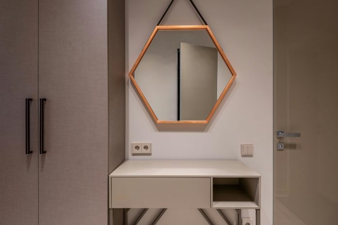 sakelar dan stopkontak di ruang warm minimalism sakelar dan stopkontak minimalis di interior warm minimalism