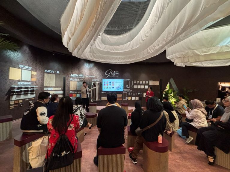 Konferensi Pers di AICA Figura IndobuildTech 2026