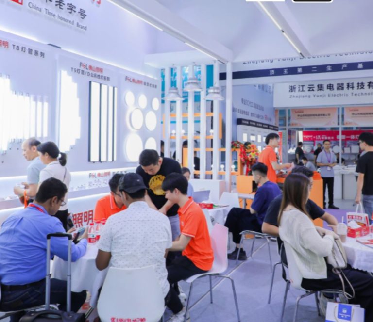 Suasana pameran GILF - Tren Pencahayaan