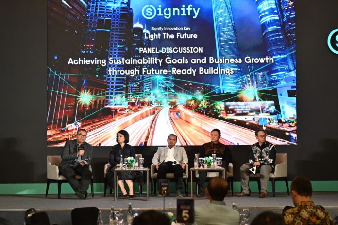 Signify Innovation Day Light the Future diskusi panel pada Signify Innovation Day 2026