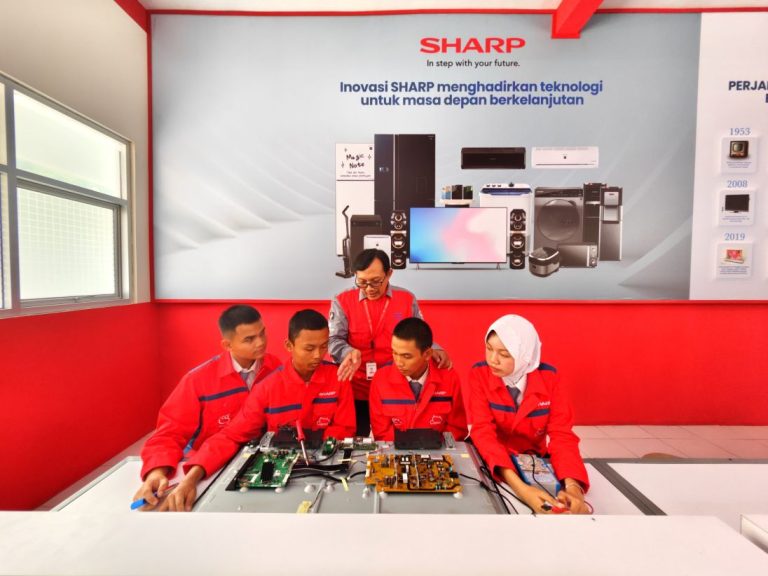 Belajar Audio Video Berbasis Industri, Sharp Class Bekali Siswa SMK dengan Keterampilan Kerja